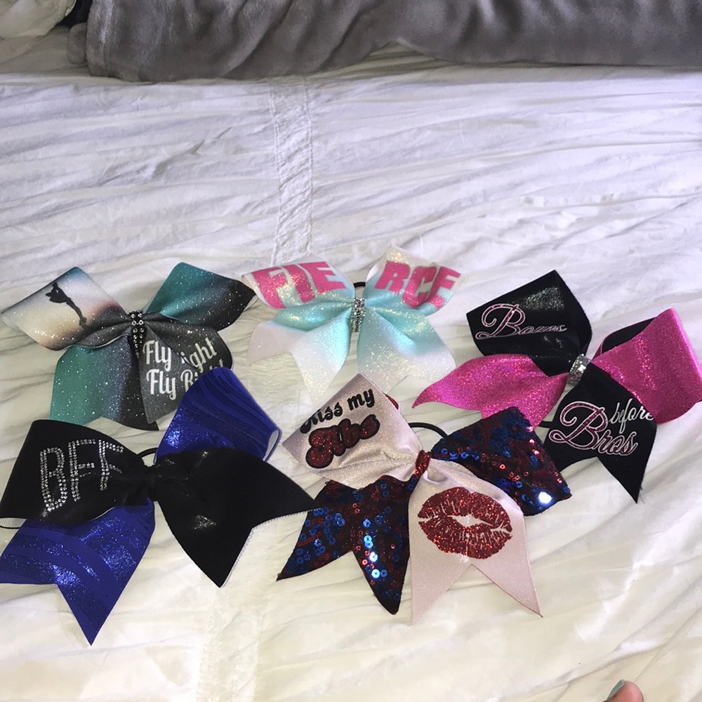 Cheer bows